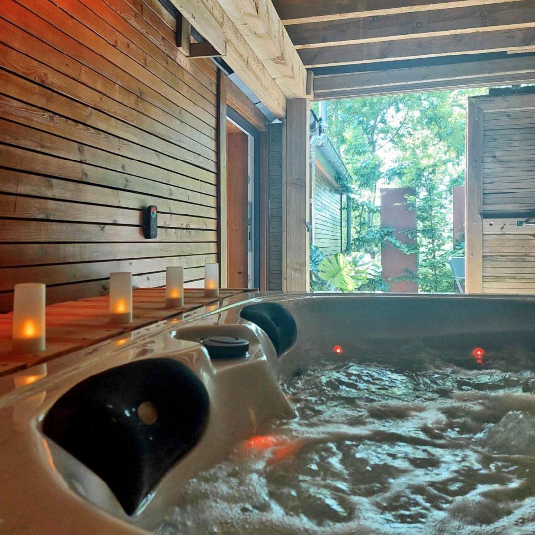 Le Spa Du Cabanon: Cabanon De Luxe Avec Spa Entierement Privatif Aye 외부 사진